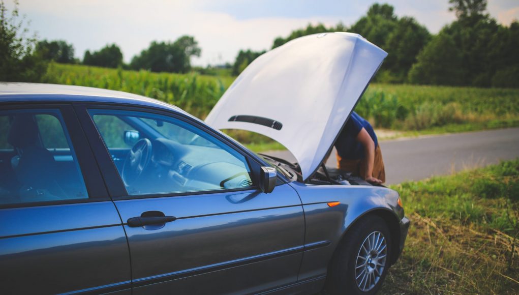 caricabatteria per auto