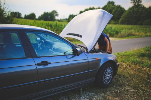 caricabatteria per auto