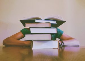 Libri universitari: ecco il buono sconto da 15€ su 50€ di acquisto