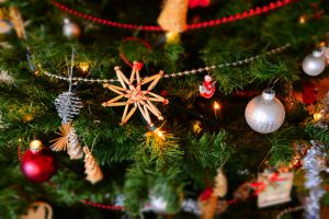 Il miglior albero di Natale già addobbato, una scelta bella e pratica