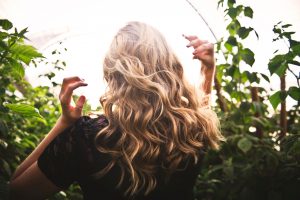 Shampoo a secco, i migliori per avere capelli puliti senza sforzo