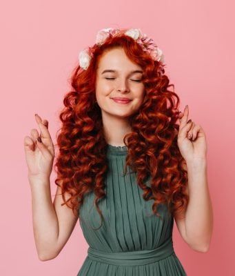donna-ragazza-capelli-rossi-divertimento-fortuna